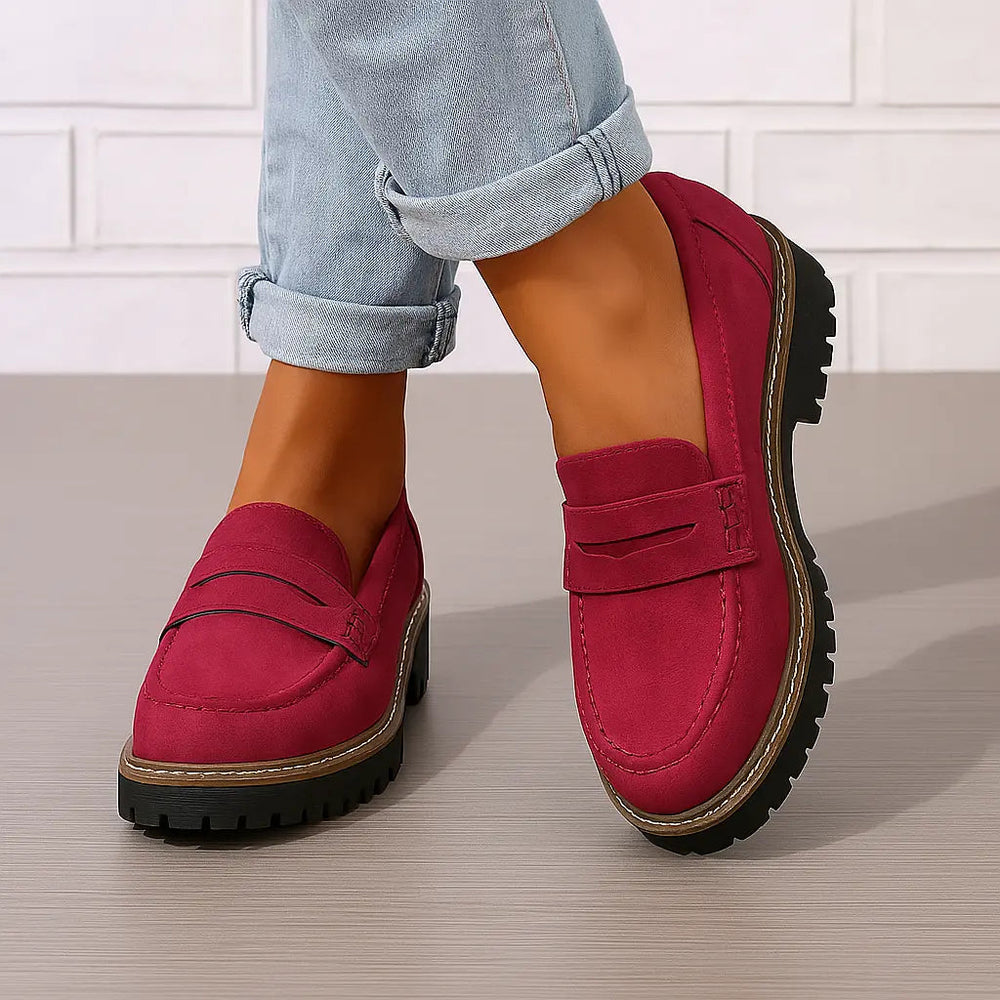 Fontainebleau | Mocassins Intemporels en Daim — Rouge