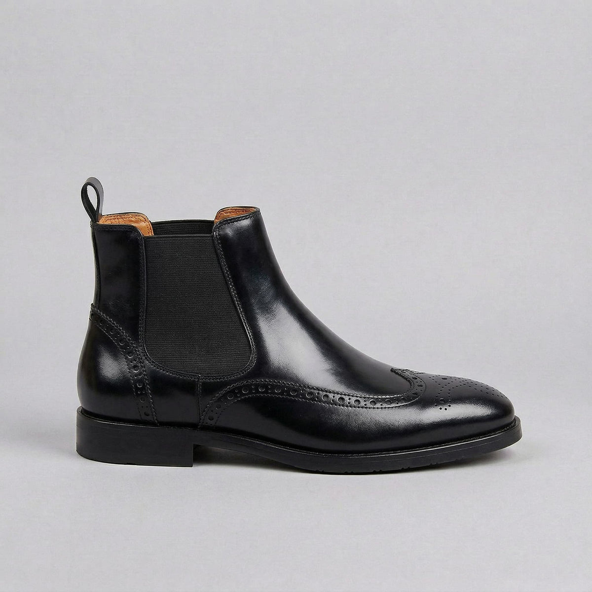 Tours | Chelsea Wingtip